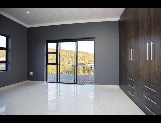 3 BEDROOM TOWNHOUSE FOR SALE IN ISLAND VIEW